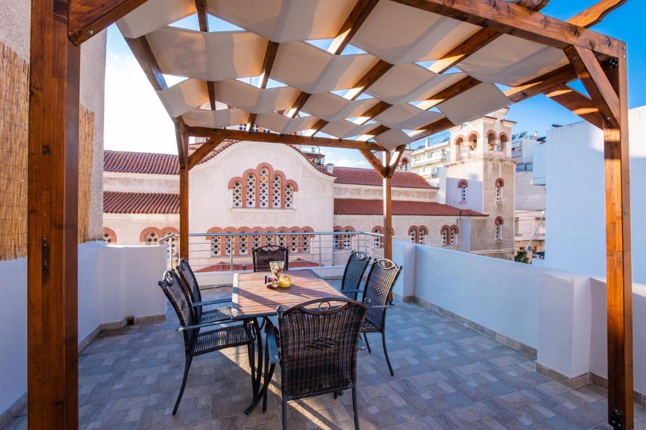 Bright Apartment In Пирея Екстериор снимка